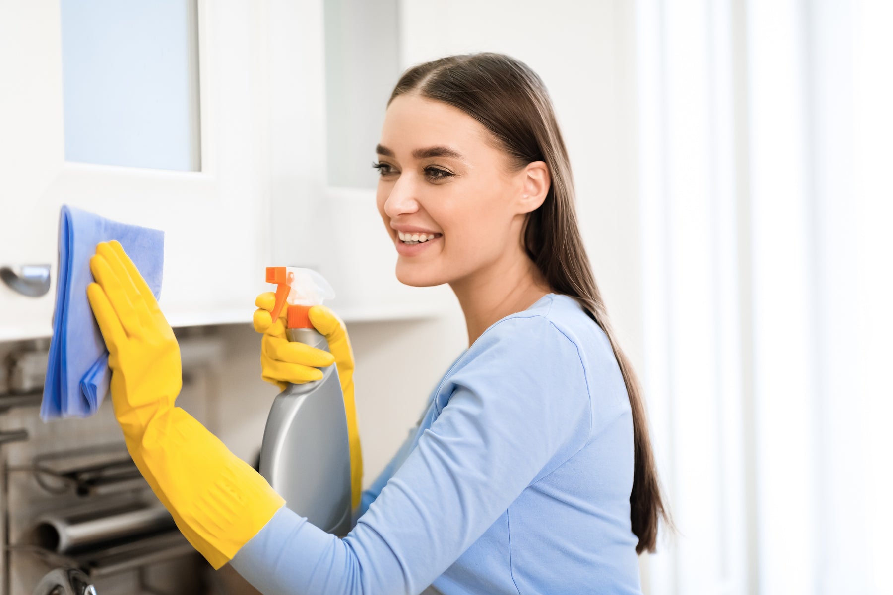 Disinfection Spray vs Wipes - Pros and Cons in Details